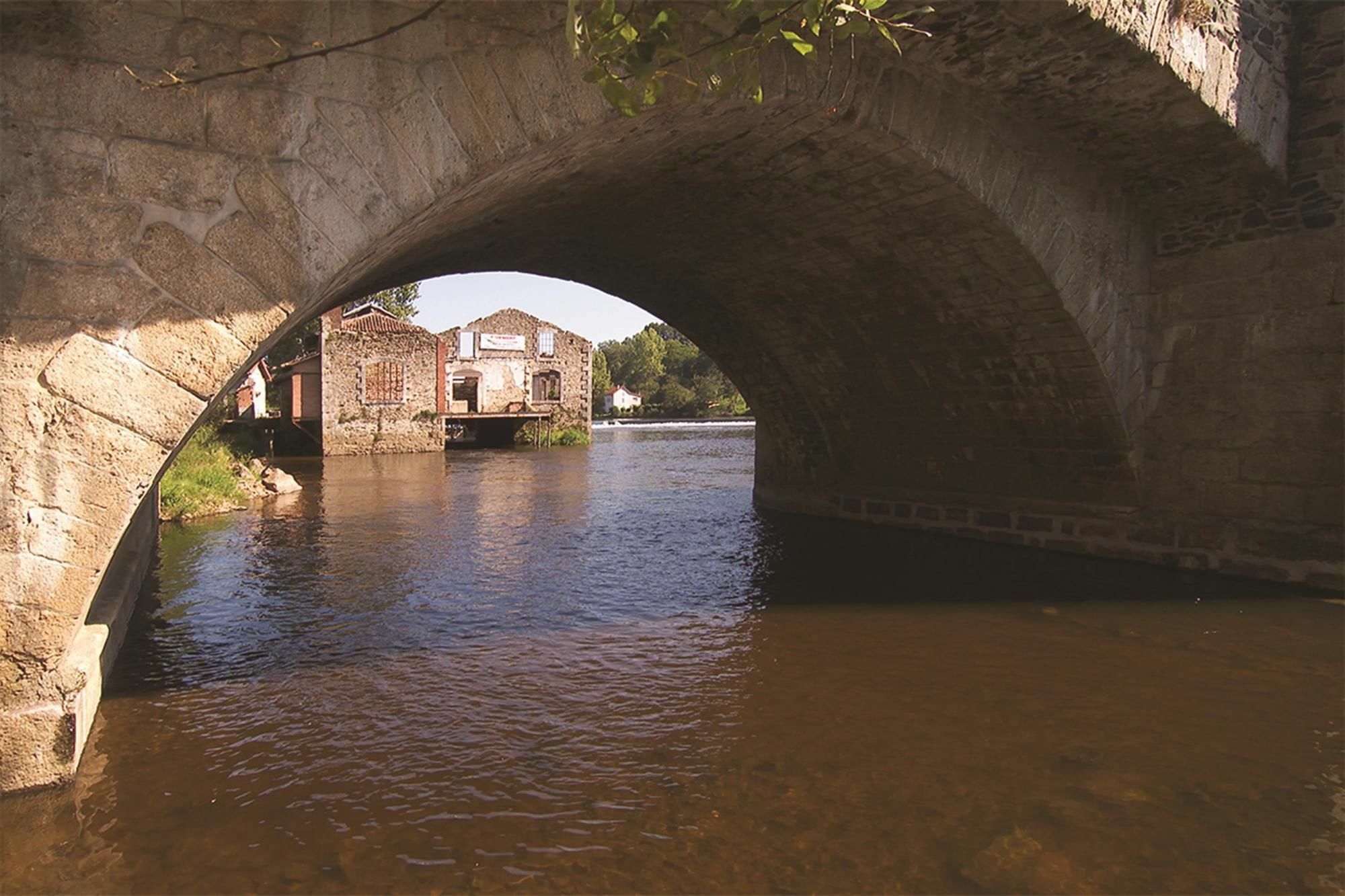 The Originals City, Hotel Le Boeuf Rouge, Saint-Junien Buitenkant foto